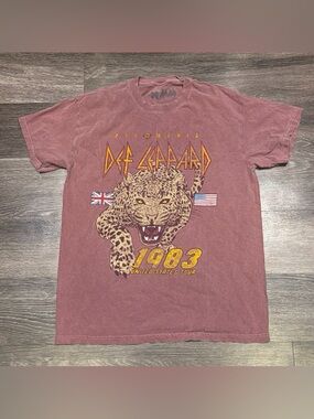 Def Leppard Shirt Short Sleeve Band Faded Red Adult Small